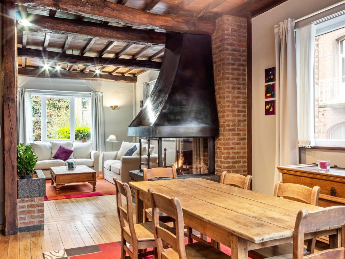 Stylish Apartment In Dinant Near The Maas Экстерьер фото